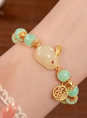 爆款纳福玉兔手链招财纳福兔子手链中国风复古红珠兔子手串手链女