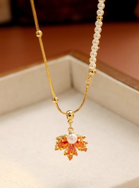 设计感枫叶闪钻吊坠拼接项链小众感百搭复古气质简约珍珠项链