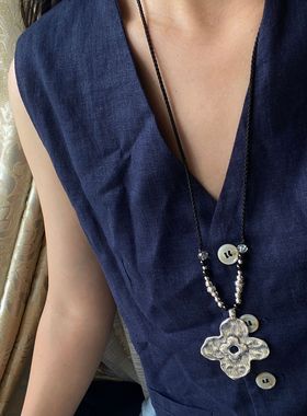 复古做旧花朵吊坠黑色编绳项链女小众设计感长款毛衣链女