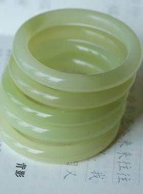 2022年新货天然玉手镯冰透