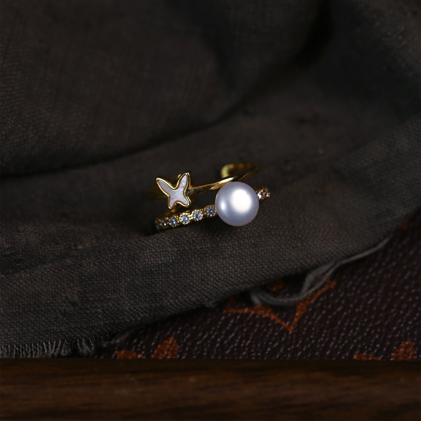 Natural freshwater pearl inlaid women's ring