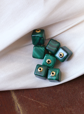 孔雀石18K金贴片镶嵌方糖款吊坠