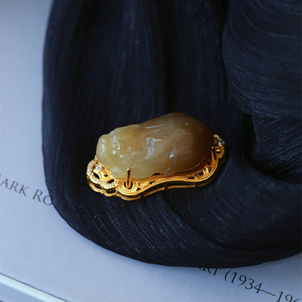 天然和田玉糖料雕刻貔貅纯银镶嵌款吊坠 油润感好 男女款玉石挂坠,淘宝优惠券,粉丝福利购,淘宝优惠卷