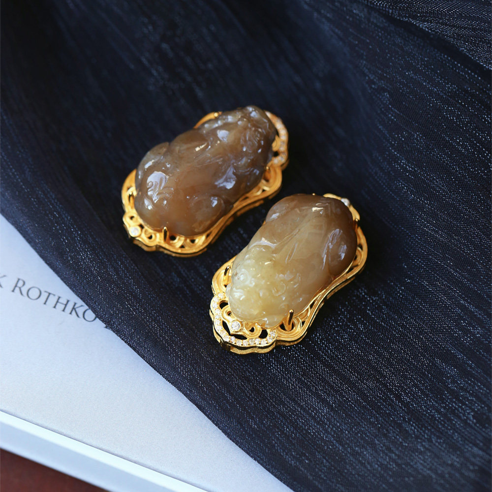 天然和田玉糖料雕刻貔貅纯银镶嵌款吊坠 油润感好 男女款玉石挂坠,淘宝优惠券,粉丝福利购,淘宝优惠卷