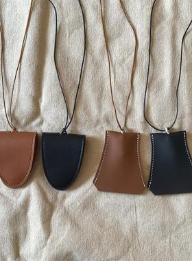 挂脖磁吸多功能皮革项链墨镜夹女户外旅行便携眼镜钥匙收纳毛衣链