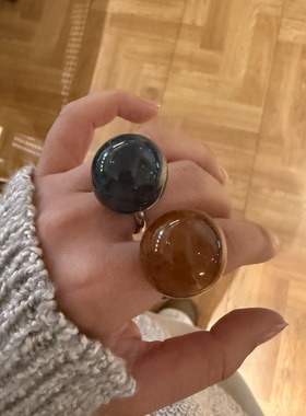 新款高级感复古琥珀色树脂戒指女简约百搭食指戒轻奢小众设计指环