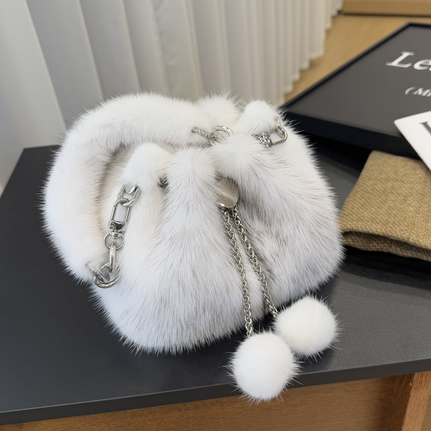 帕斯条水桶包新款进口水貂毛皮草包秋冬百搭手提斜挎可爱毛绒女包,淘宝优惠券,粉丝福利购,淘宝优惠卷