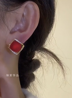 磨砂红色方块耳扣女喜庆耳钉