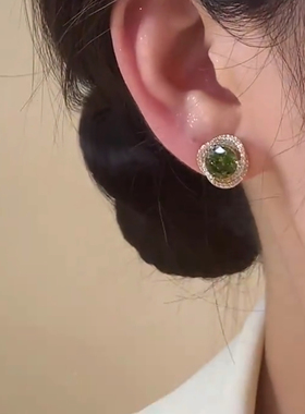 春夏法式复古精致绿色锆石银耳饰女轻奢优雅高级感无耳洞耳夹耳钉