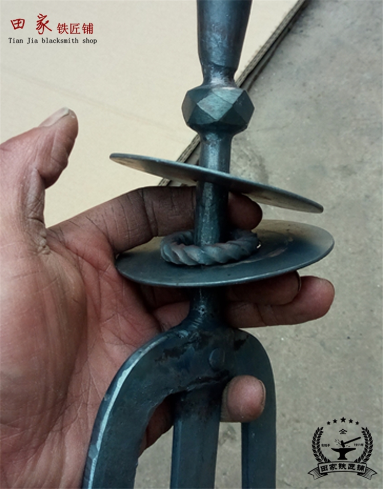 手工锻打飞叉响叉杂技道具钢叉飞舞马叉三股钢叉响靶叉托天叉健身