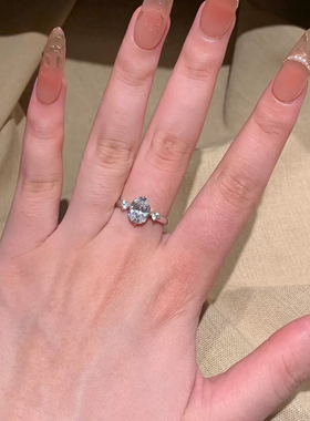 29【风铃】2克拉椭圆鸽子蛋女款精致简约求婚戒