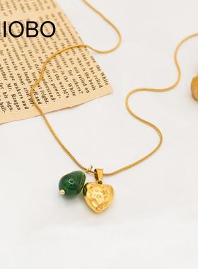 日韩简约风轻奢小众设计玛瑙钛钢桃心吊坠项链18k金气质时尚配饰