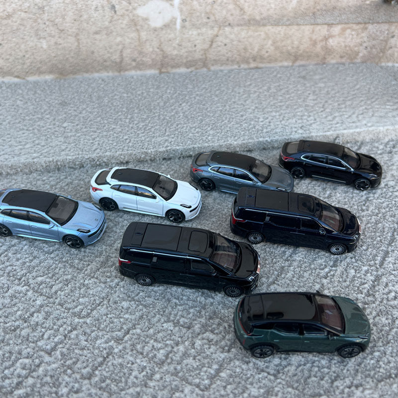 1/64极氪系列ZEEKR 001/009/X仿真摆件锌合金汽车模型收藏装饰