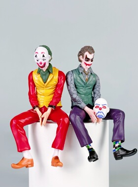 Joker车顶小丑汽车摆件希斯莱杰美漫黑骑士小丑自杀小队坐姿模型