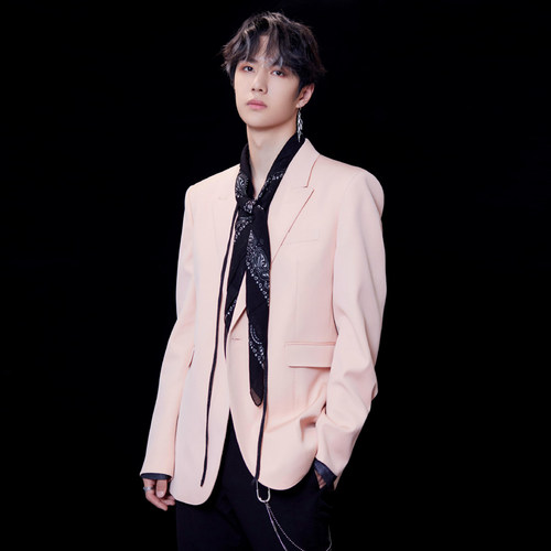 王一博明星同款嫩粉色小西装男宽松休闲春秋夏季时尚百搭薄外套服 - 图0