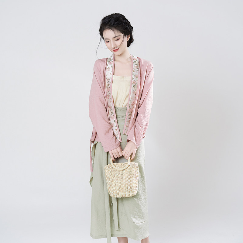 织造司原创宋制汉服妆花对交飞机袖