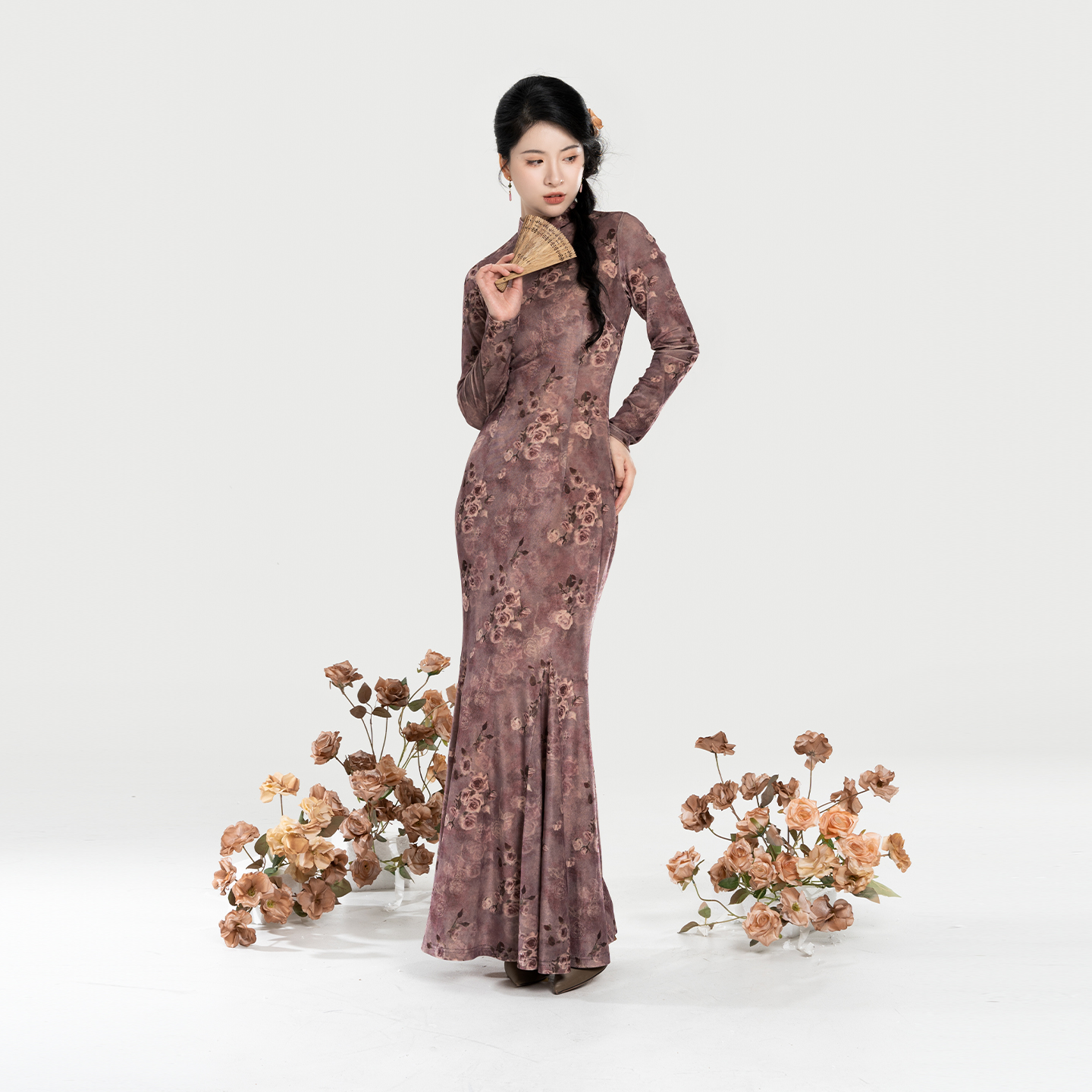 织造司[玫瑰海]新中式国风立领盘扣长袖旗袍连衣裙高弹丝绒鱼尾裙 - 图3