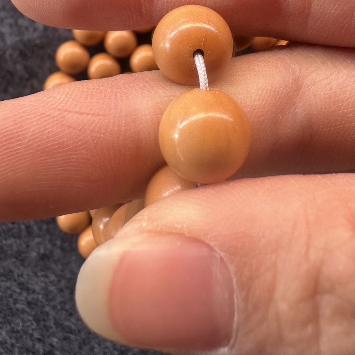 猴头手串雕刻正圆光珠脖挂108颗长串老型圆珠文玩桃核佛珠项链男 - 图1