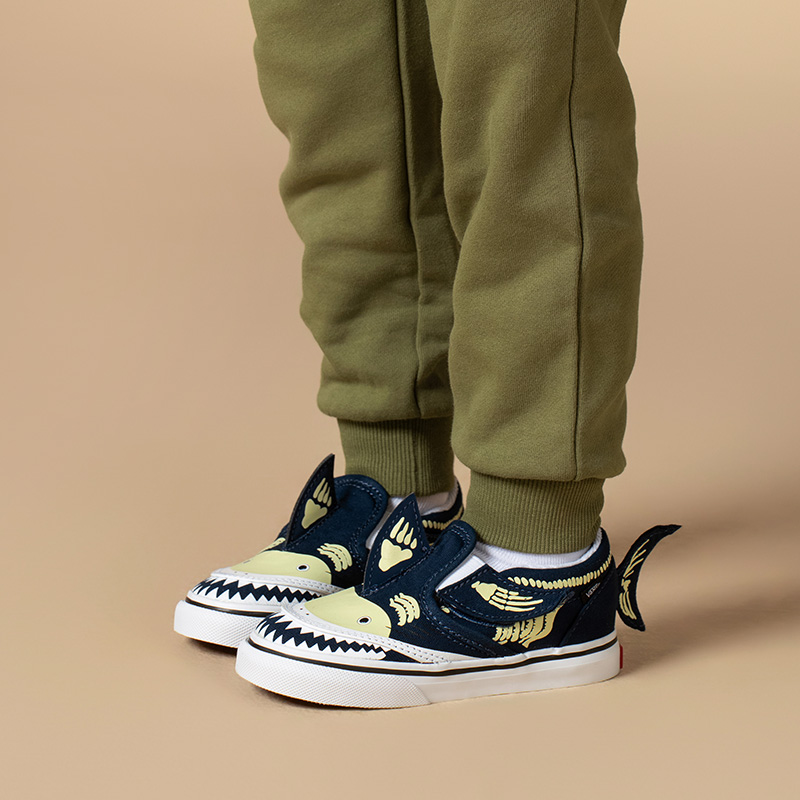 【开门红】Vans范斯童鞋官方 Slip-On V Shark小童帆布鞋清新彩绿 - 图2