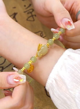 绿色月兔手链女果绿色珠珠福牌设