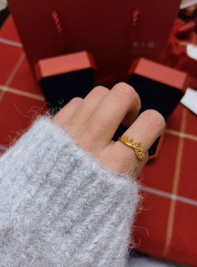 周大福公主皇冠足金黄金戒指