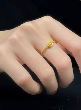 周大福猫眼珠黄金戒指