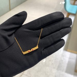 周大福代购 新款旗袍系列盘扣红宝石黄金钻石项链女 定价7折RU997