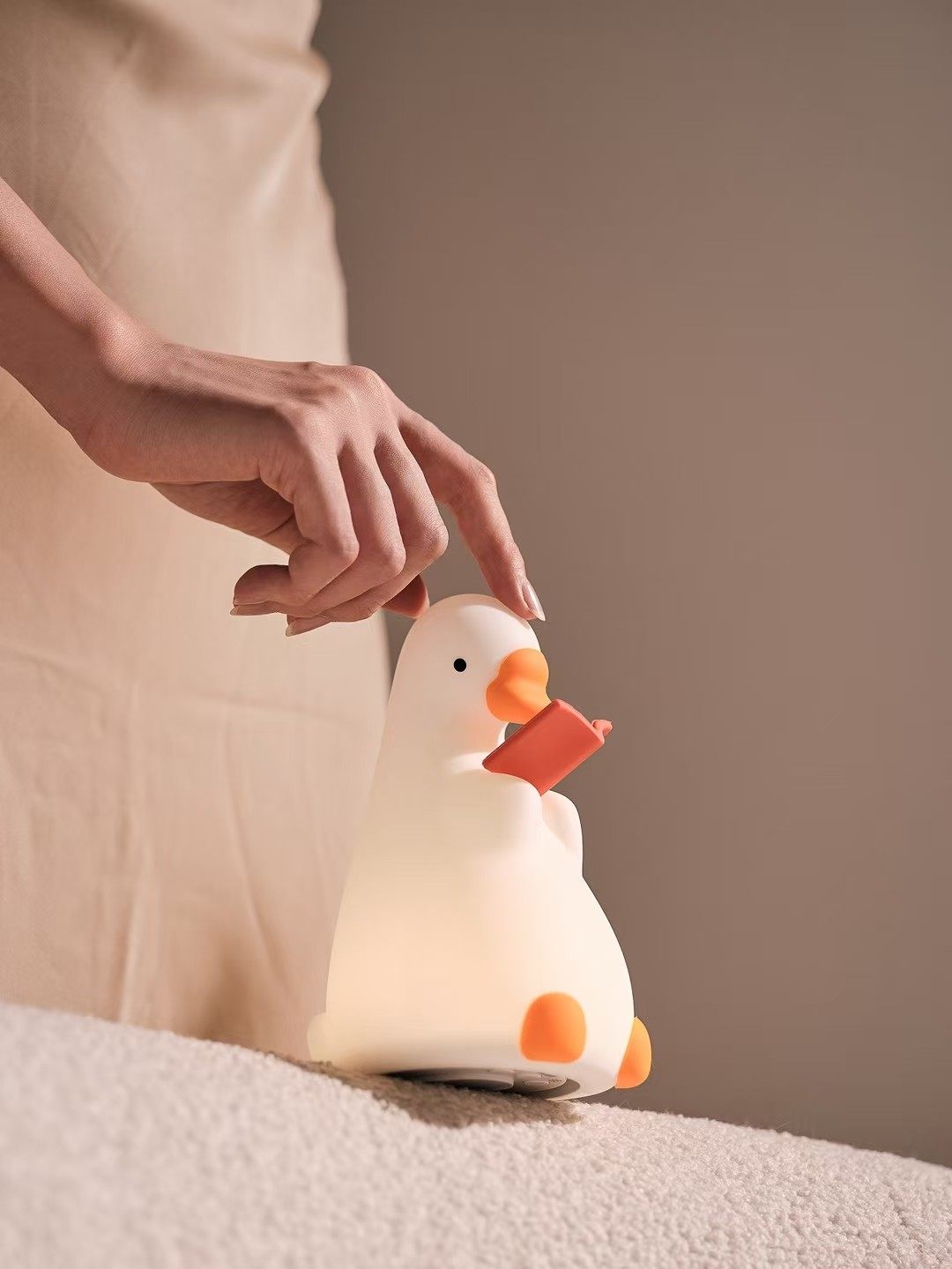 读书鹅拍拍小夜灯家居电视柜桌面摆件客厅卧室装饰可爱创意小礼物,淘宝优惠券,粉丝福利购,淘宝优惠卷