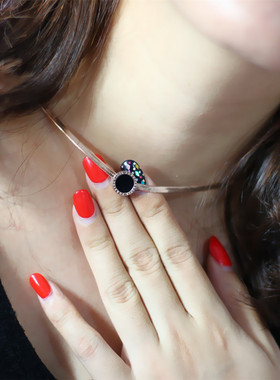 黑色圆点英文字母钛钢女日韩项链