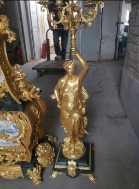 铜铸理石蜡台一对搭配铜铸鹿角机械座钟一套价格