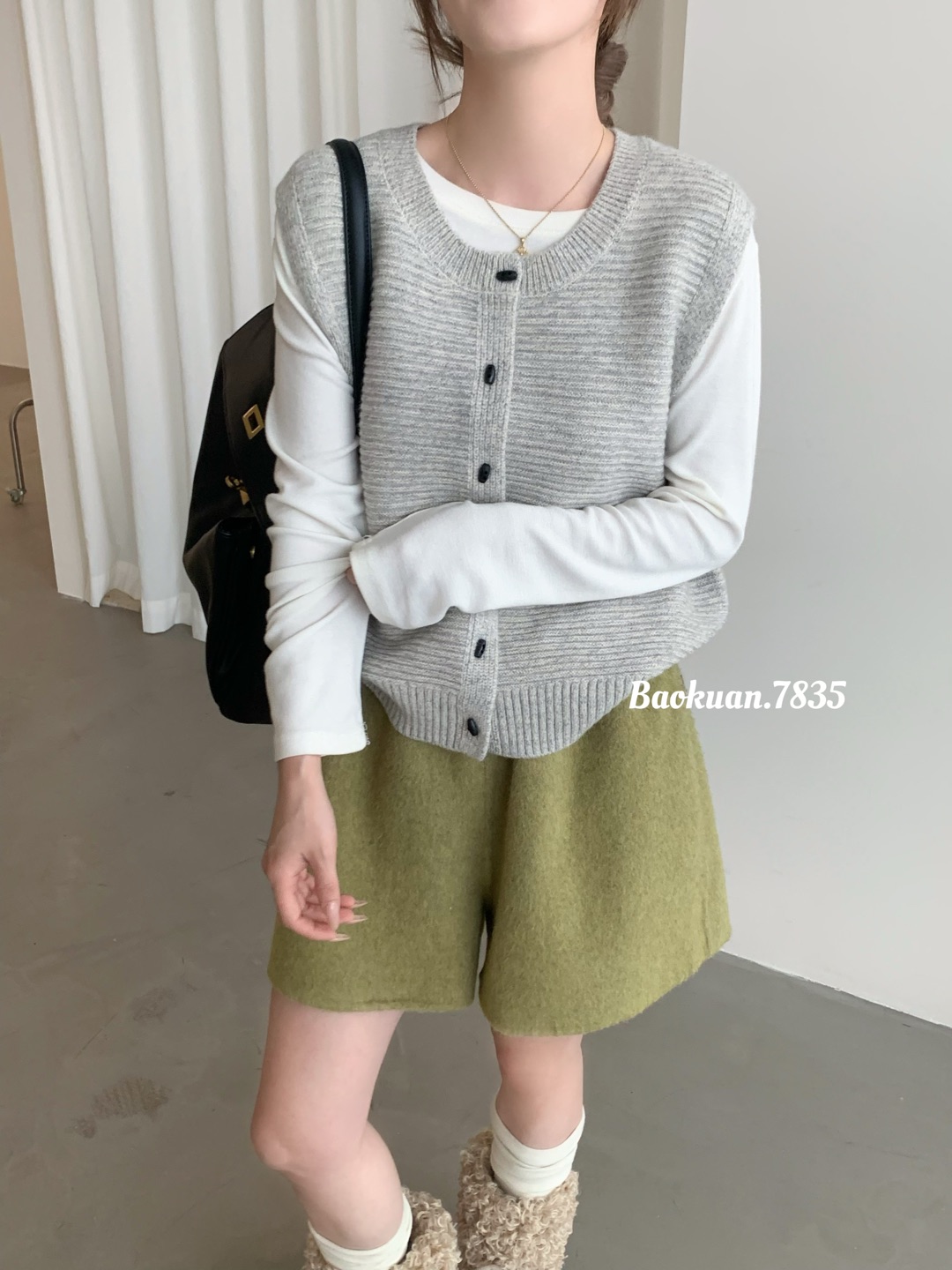 2025秋冬新款韩版宽松洋气显瘦圆领针织马甲女百搭毛衣背心上衣潮 - 图1