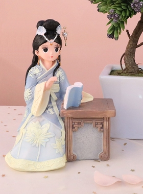 少女心可爱风汉服旅游景点摆件