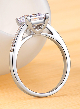 莫桑石钻戒珠宝奢华情侣