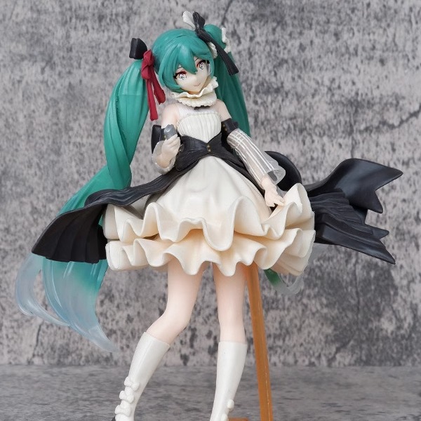 Hatsune Miku Figure Desktop Ornament