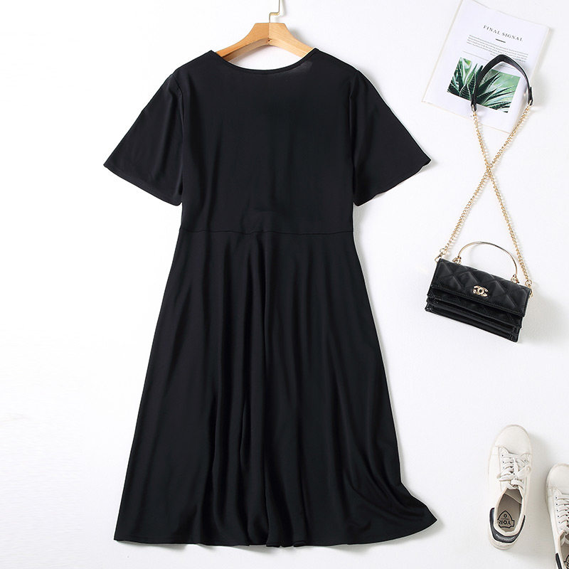  爱朴女装大码女装