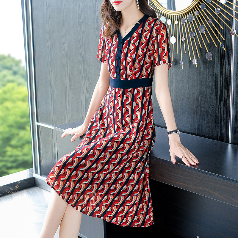  爱朴女装大码女装