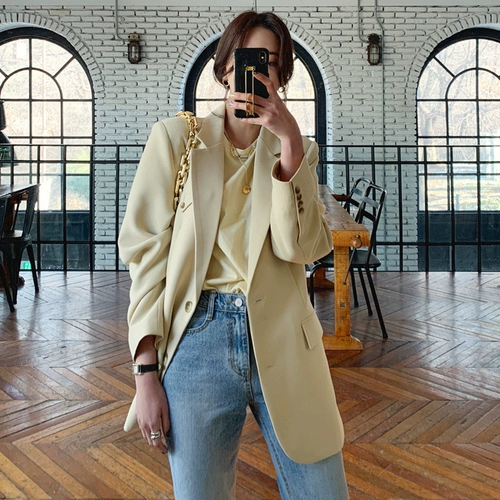 Весенний небольшой дизайнерский пиджак классического кроя для отдыха, свободный крой, коллекция 2021, в корейском стиле, тренд сезона
