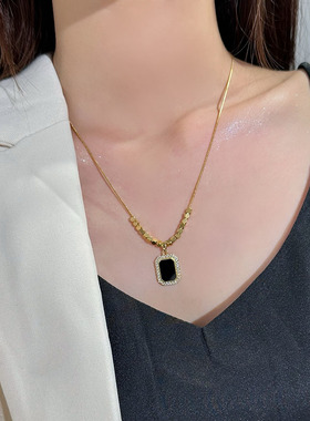 秋冬新款黑色方牌项链几何方块