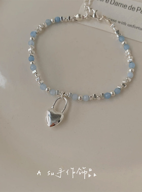 蓝色串珠手链女锁形吊坠手串