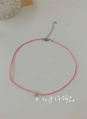 细款粉色系串珠锁骨链