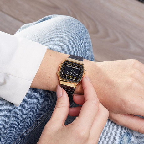 casio retro black gold
