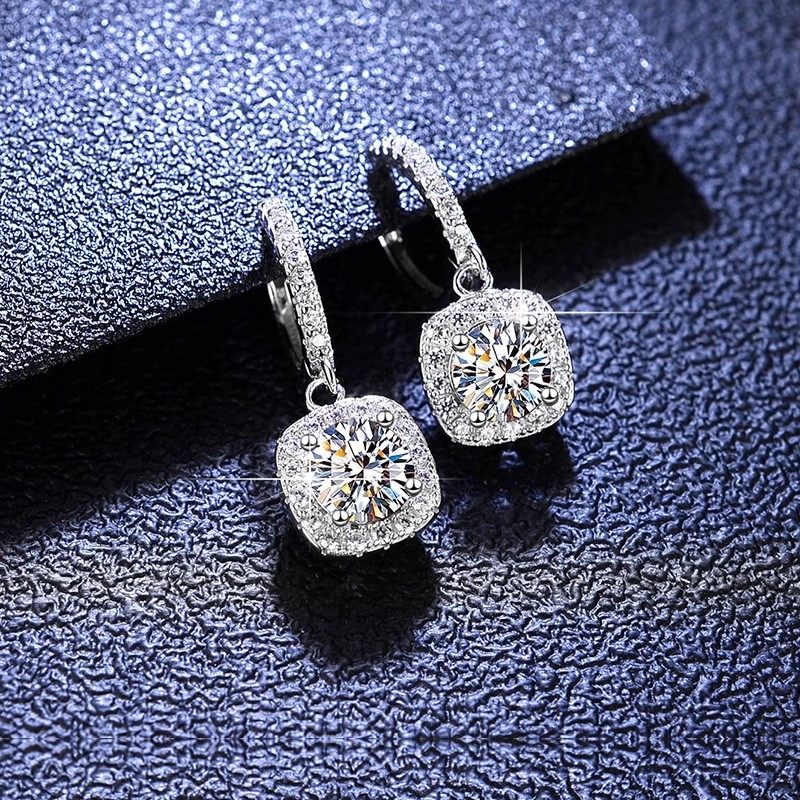 S925纯银莫桑石耳环女轻奢高级感满钻方糖耳扣新款耳坠超闪耳饰,淘宝优惠券,粉丝福利购,淘宝优惠卷