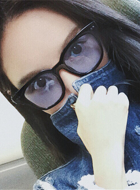 时尚方形框太阳镜男街拍