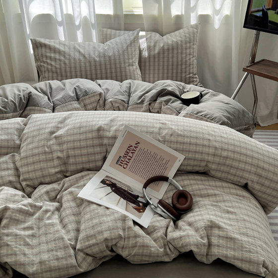 Seven-piece quilt set, complete set of double student dormitory mattress and bedding, six-piece set including pillow core and quilt core