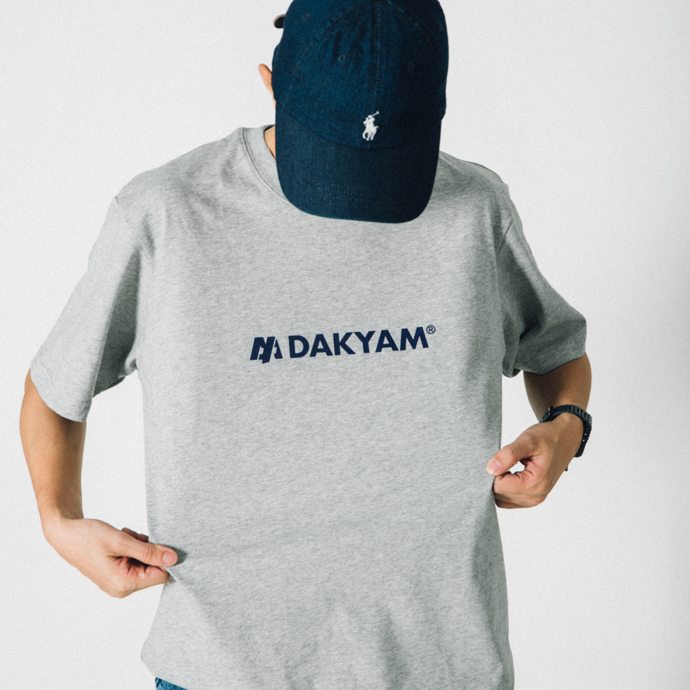 DAKYAM(达人)Brand Basic Logo品牌基础款纯棉圆领休闲短袖TEE恤-图0