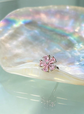 粉色甜美钛钢花朵耳骨钉