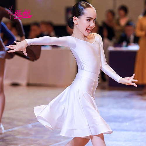 venny薇妮2026新款拉丁舞服女夏进口莱卡专业儿童分体比赛规定服 - 图2