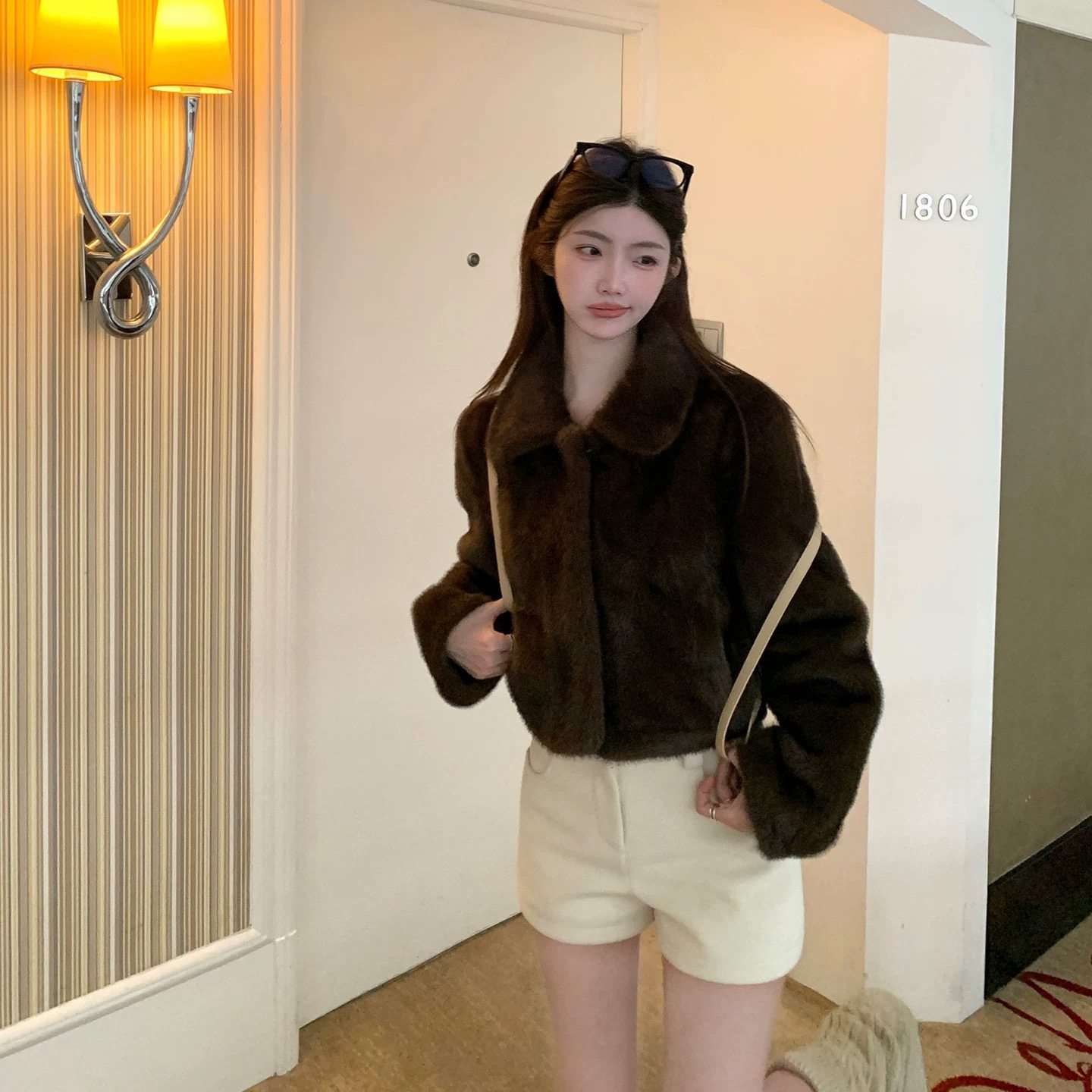 2025新款水貂皮毛一体翻领保暖毛毛外套韩版冬季加厚环保短皮草女 - 图0
