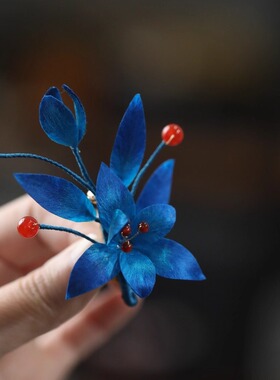 复古文艺蓝色手工绒花玉兰花胸针女旗袍别针配饰秋冬大衣胸花扣针