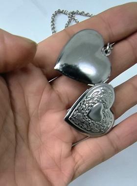 不锈钢心形可放照片项链